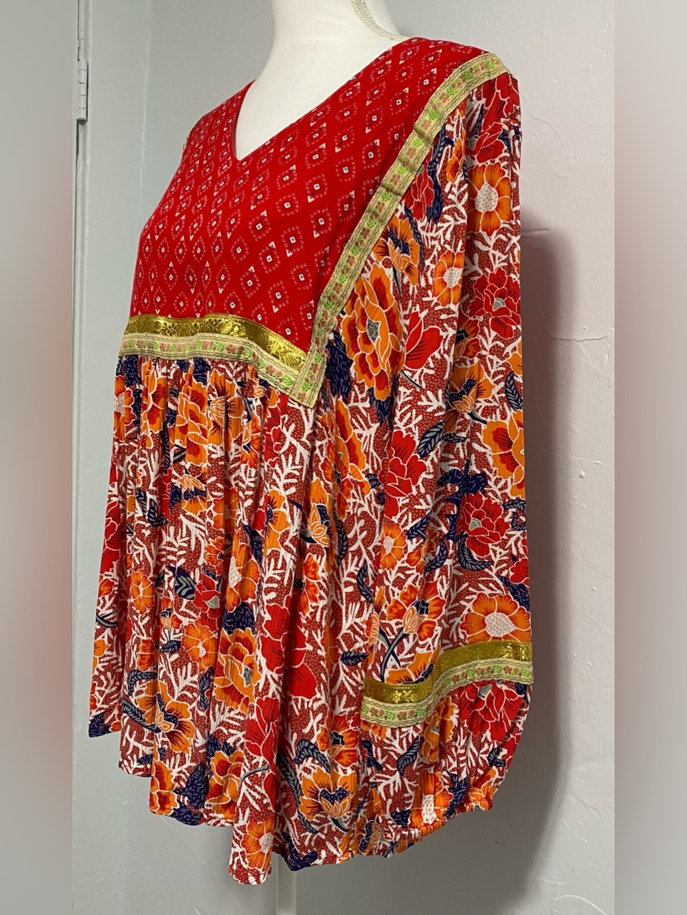 Cynthia Rowley Red Floral V-Neck Long Sleeve Top with Orange Accents